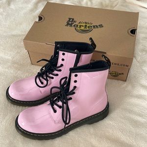 Brand New pink Dr. Martens. US 6 1469 Y